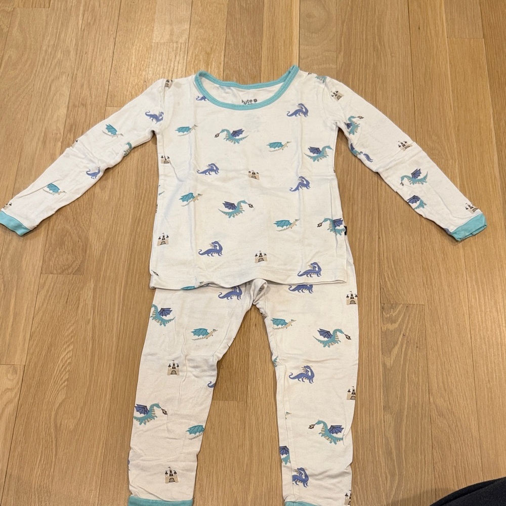 Kyte Baby Dragon Pajamas Size 3T
